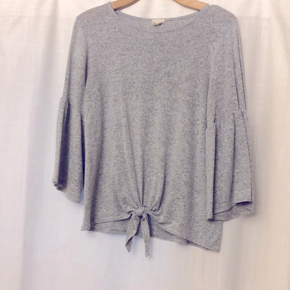 Caution to the Wind sweater top - Picture 1 of 2